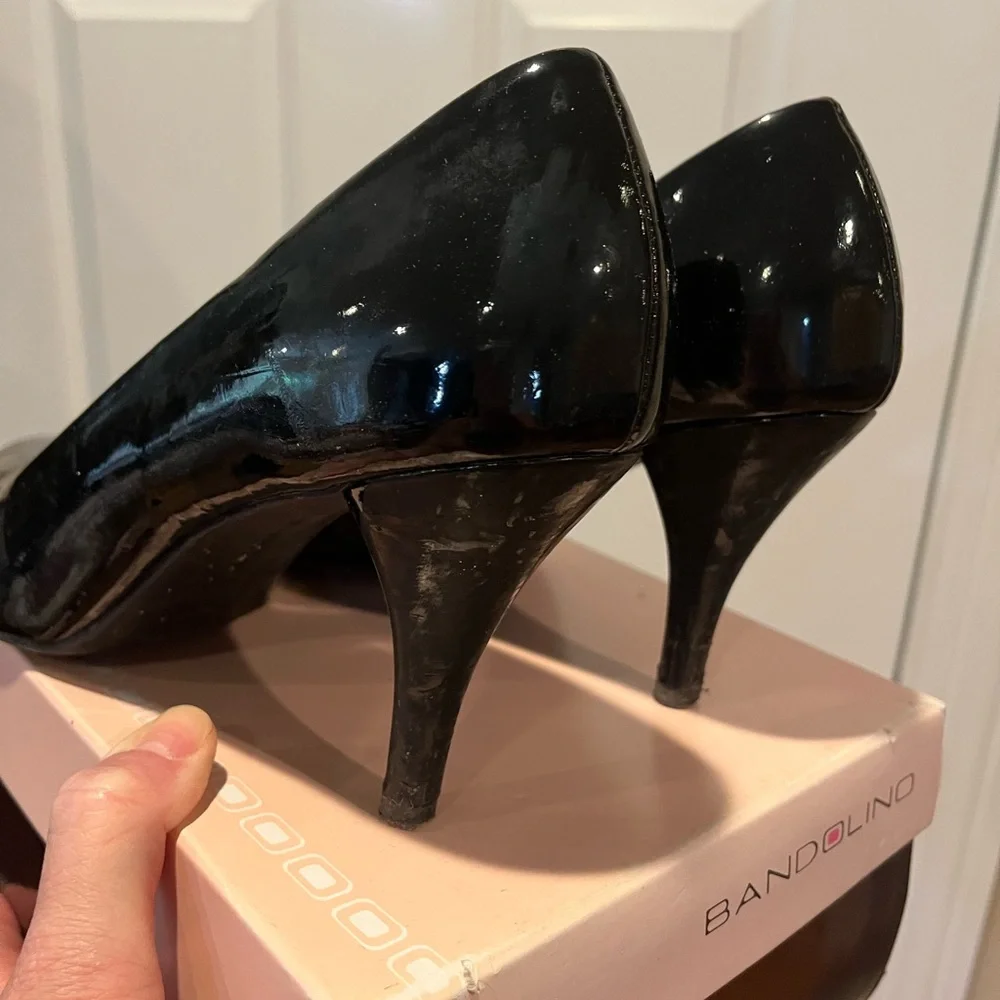 Bandolino Black Patent Pumps - Size 9 - Picture 11 of 11